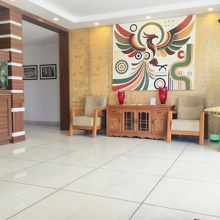 Phoenix Holidays Kochi Exterior foto