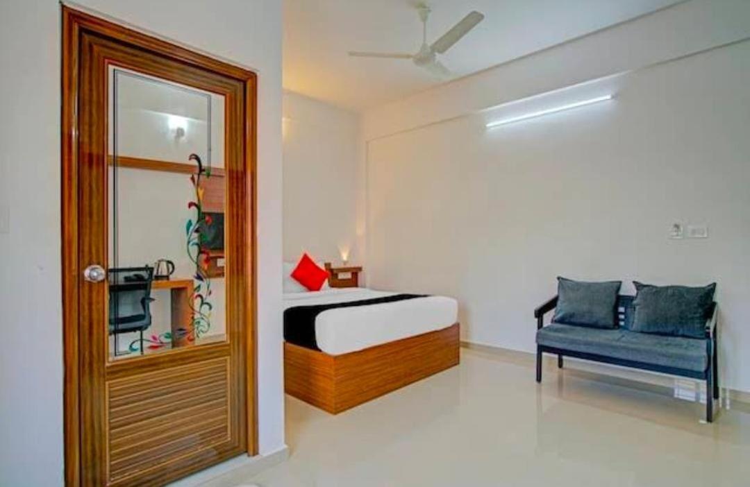 Phoenix Holidays Kochi Exterior foto