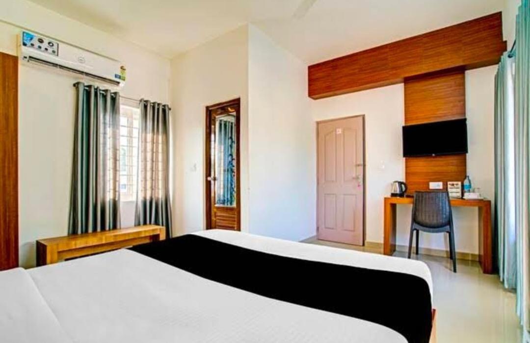 Phoenix Holidays Kochi Exterior foto