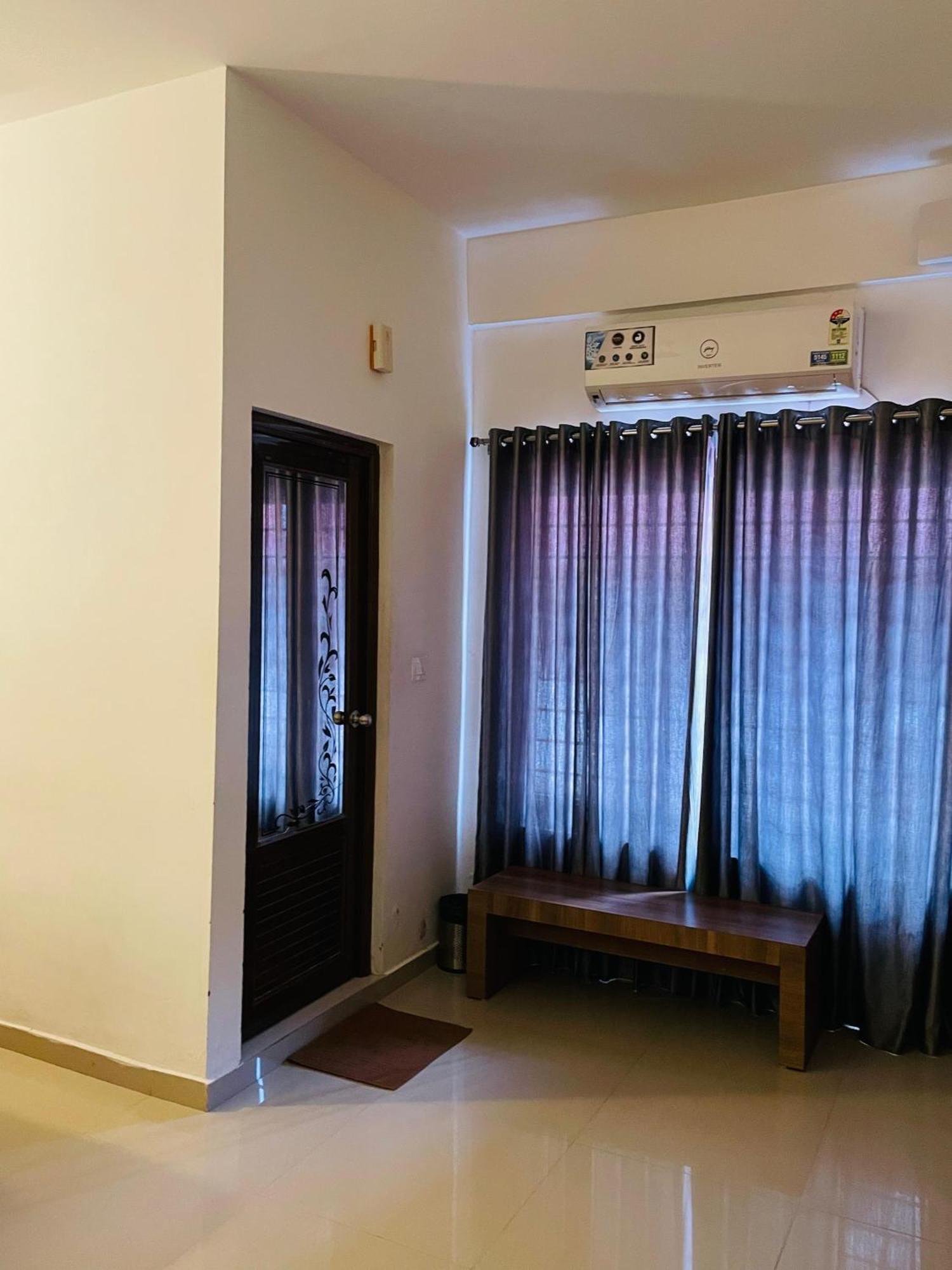 Phoenix Holidays Kochi Exterior foto