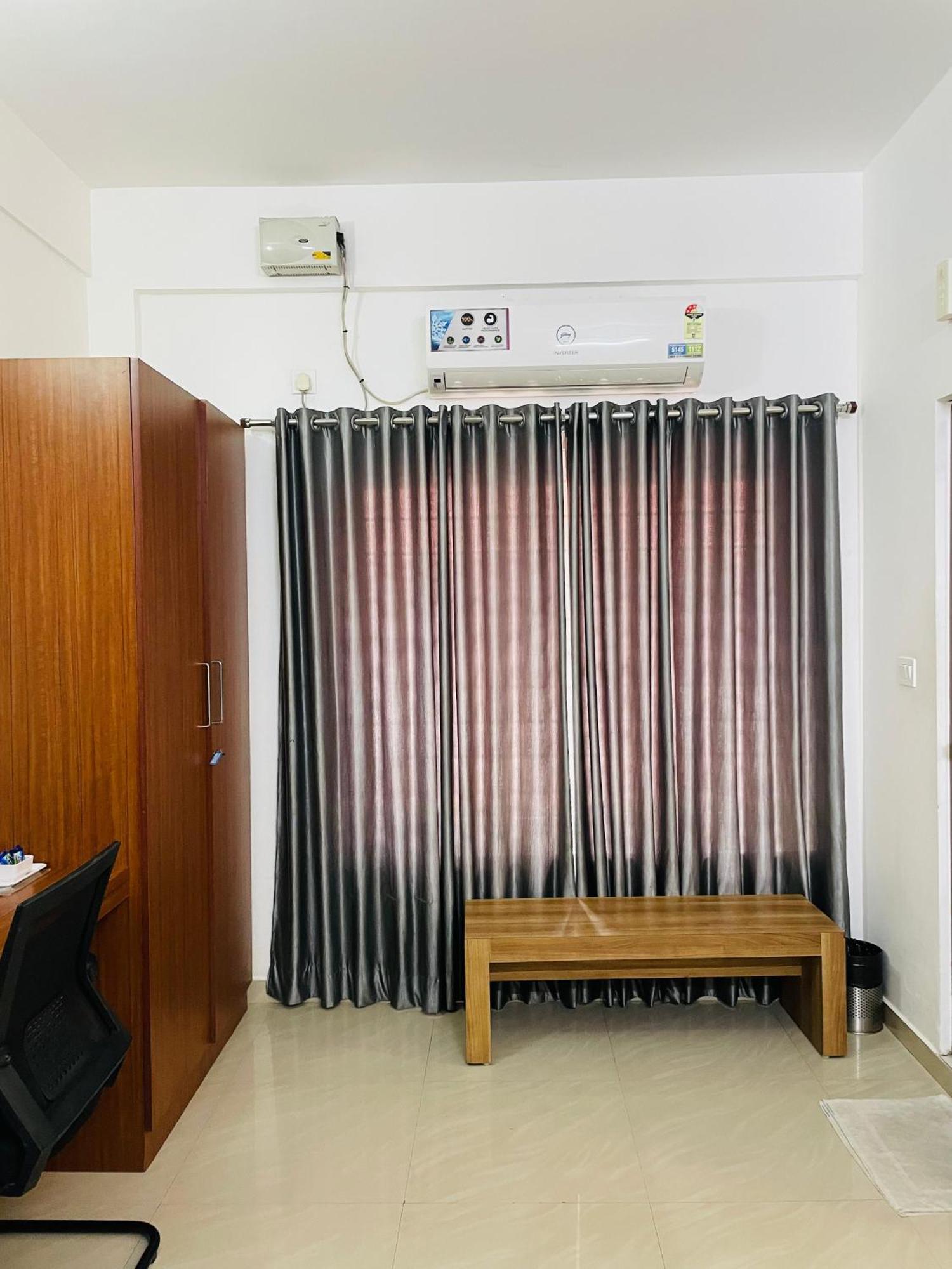 Phoenix Holidays Kochi Exterior foto