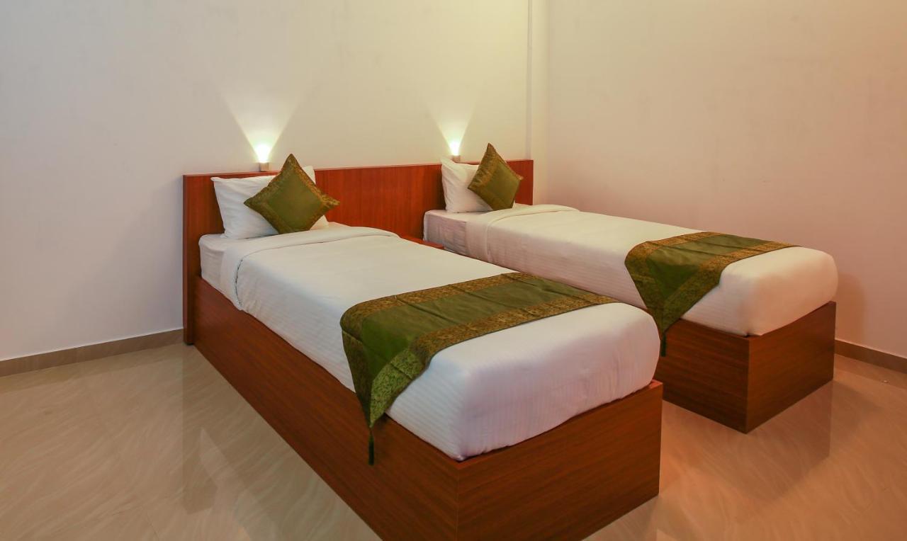 Phoenix Holidays Kochi Exterior foto