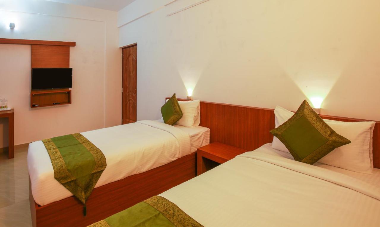Phoenix Holidays Kochi Exterior foto