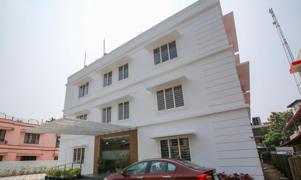 Phoenix Holidays Kochi Exterior foto