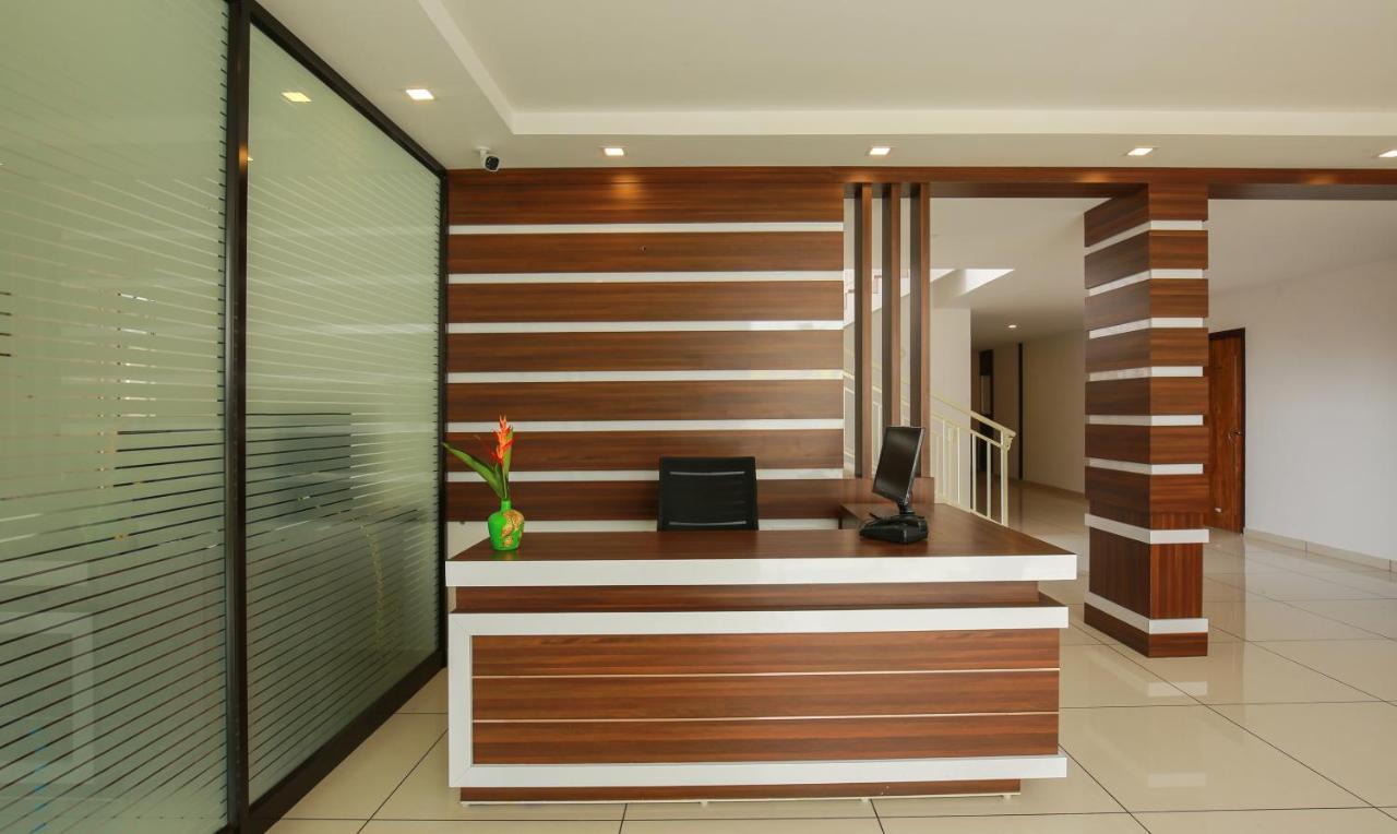 Phoenix Holidays Kochi Exterior foto