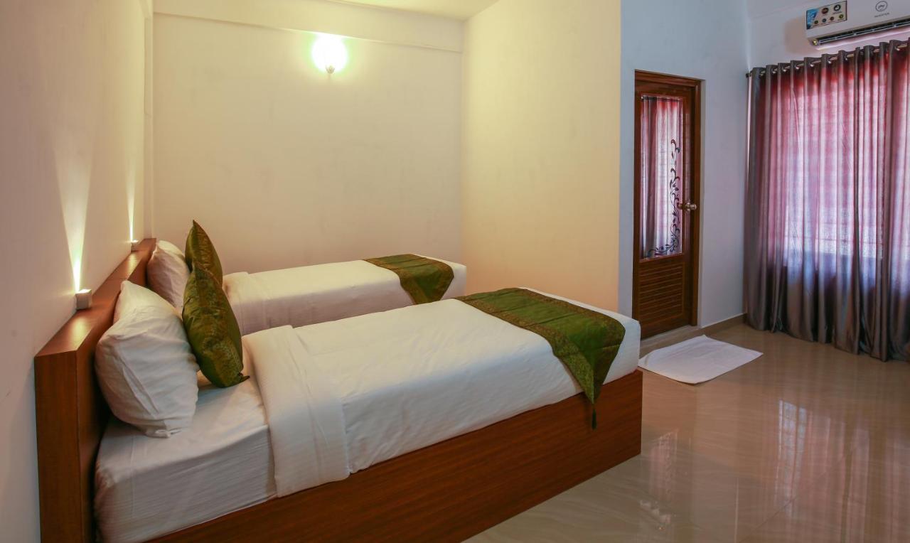 Phoenix Holidays Kochi Exterior foto