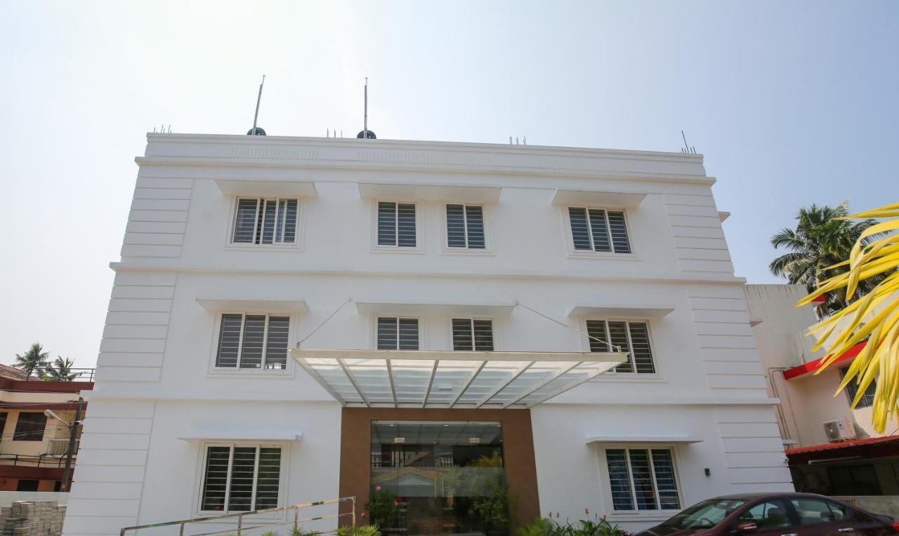 Phoenix Holidays Kochi Exterior foto